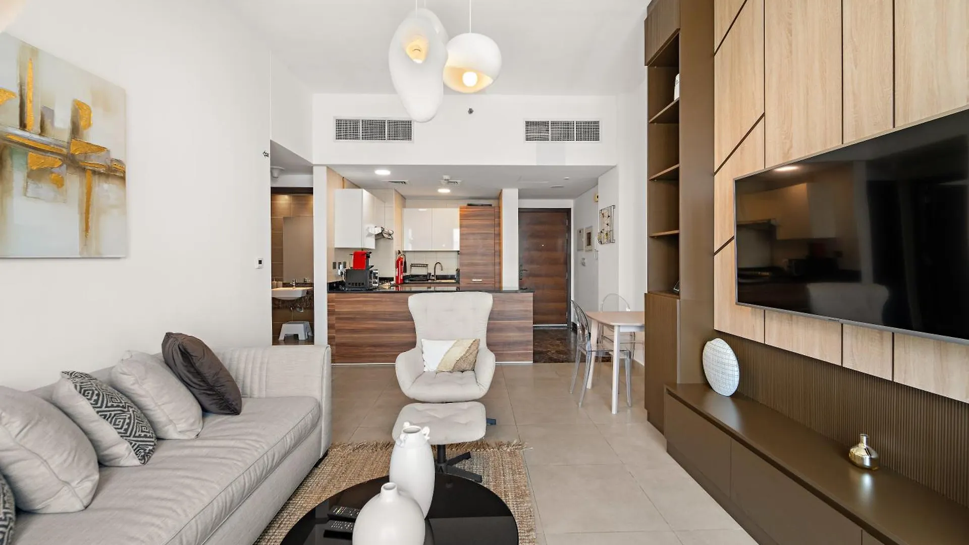 Waterfront View 1Br Apt With Gym, Pool & Sauna Dubai