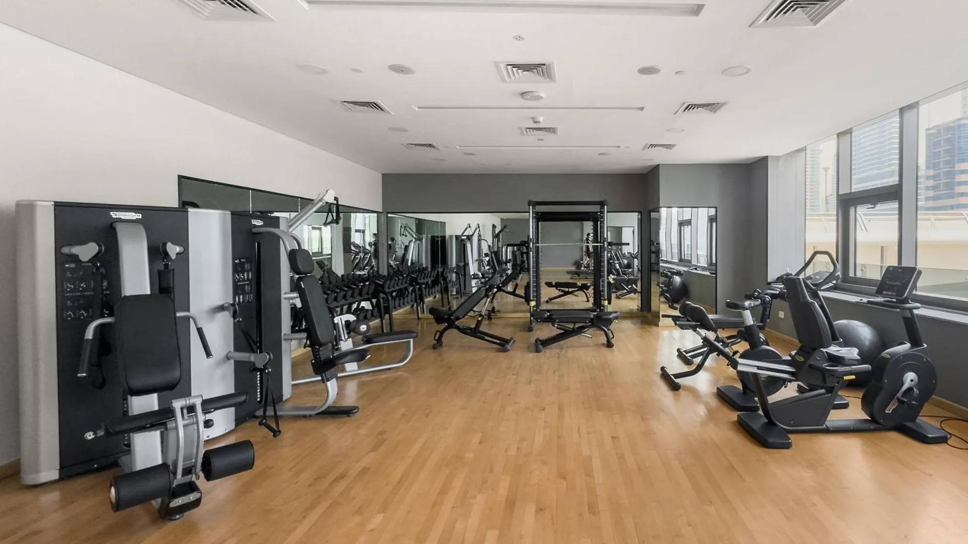 Waterfront View 1Br Apt With Gym, Pool & Sauna Dubai United Arab Emirates